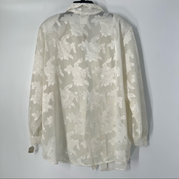 5/$25 Vintage Melissa Robyn Ivory Lace floral Button Up Blouse - Picture 3 of 6